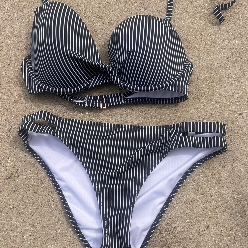 NWOT black and whited striped bikini